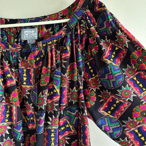 Sorrel Tops - Sorrel vintage blouse with geometric colorful print size 22